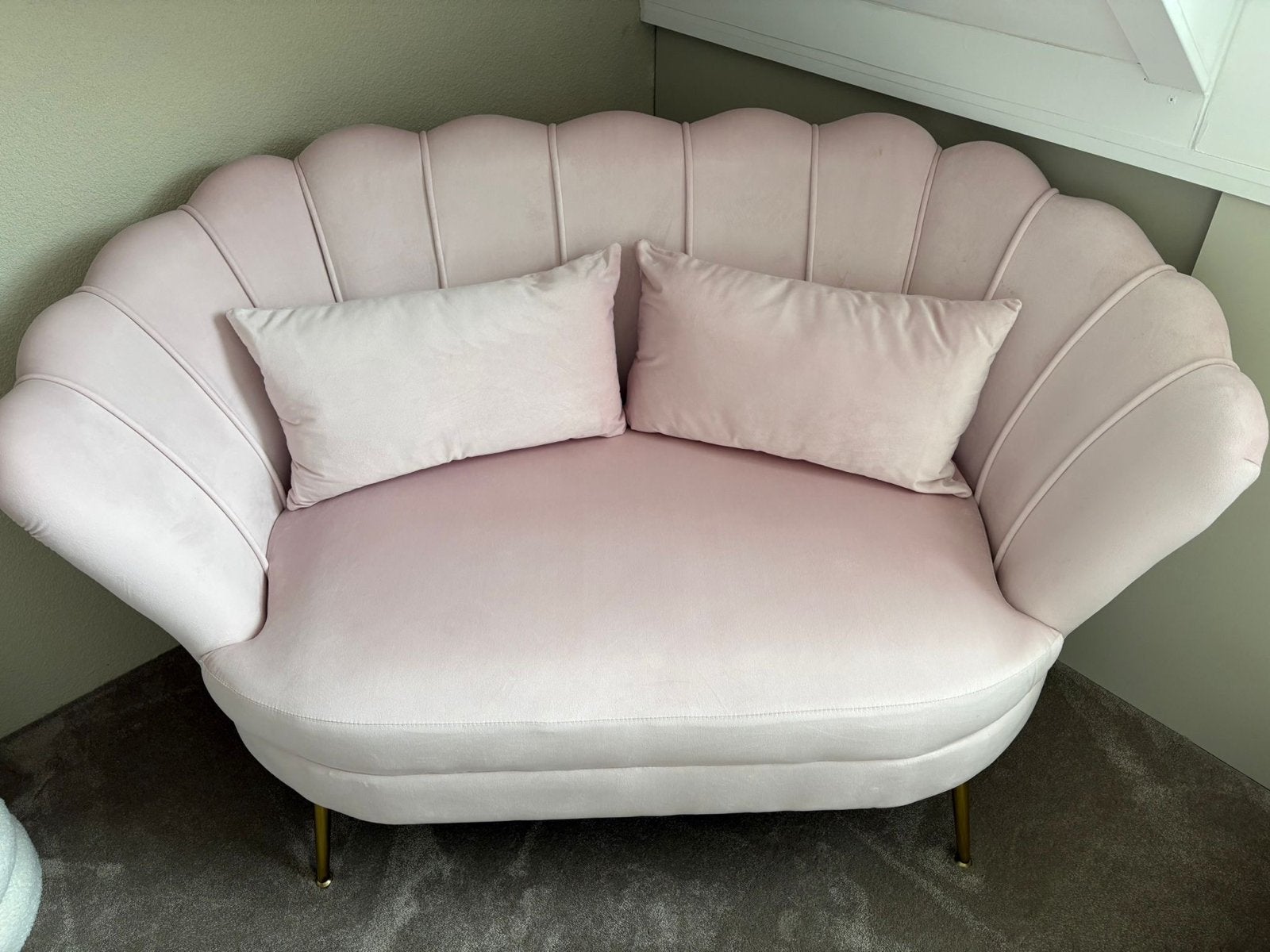 Roze Schelpvormige Loveseat - Zo goed als nieuw, Huis en Inrichting, Ophalen, Zo goed als nieuw, Stof