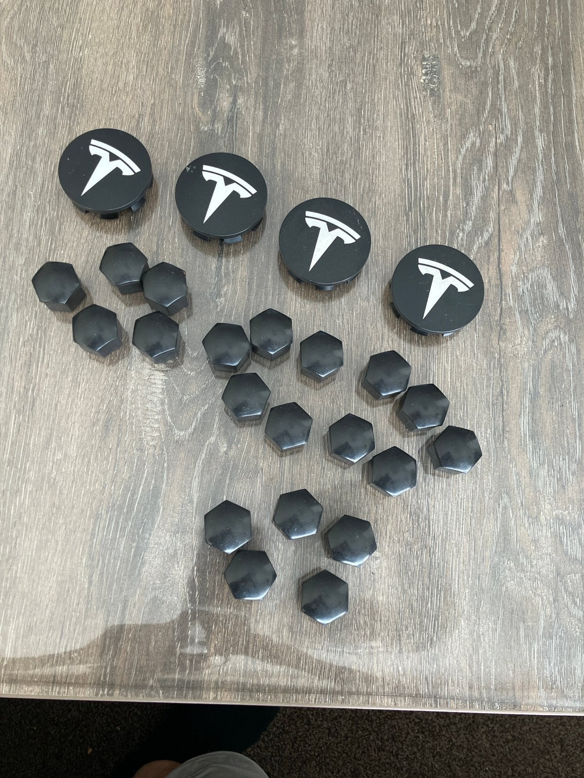 Tesla naafdoppen en wielmoerdoppen set, Ophalen of Verzenden, Gebruikt