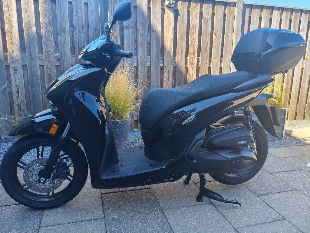 Te koop nieuwe Honda sh 350 i, Motoren, Motoren | Honda, Scooter, Nieuw, Particulier, Minimaal motorrijbewijs A2