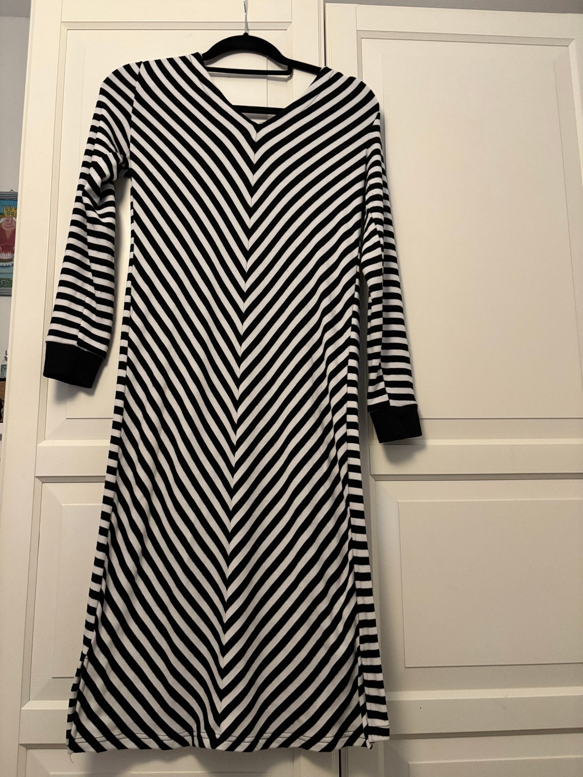 Ivy Beau gestreepte jurk maat 38/40 (M), Kleding | Dames, Maat 38/40 (M), Zwart, Ophalen of Verzenden, Gedragen