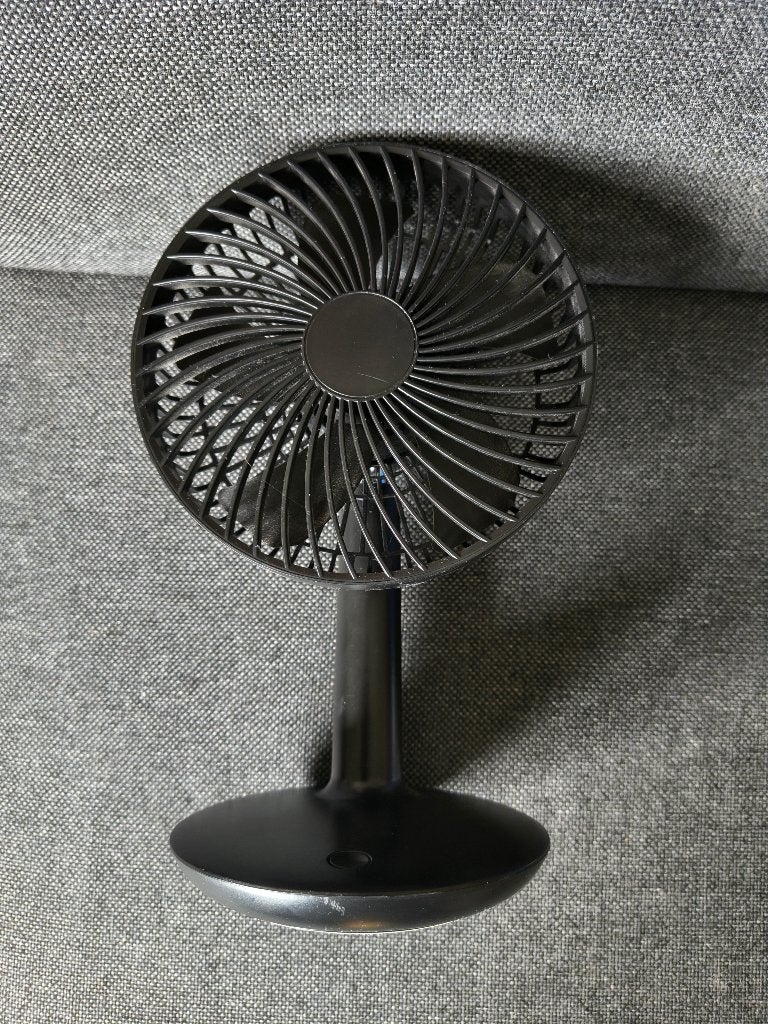 HEMA tafelventilator draadloos stil zwart Ø16cm, Witgoed en Apparatuur, Ventilatoren, Ophalen of Verzenden, Zo goed als nieuw
