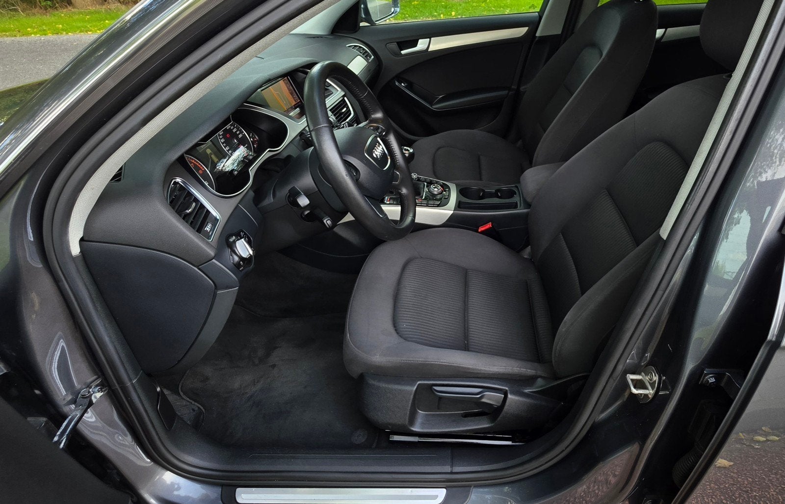 Foto 13 van Audi A4 Avant 1.8TFSI | 170 PK | NAVI | CRUISE | NW BANDEN