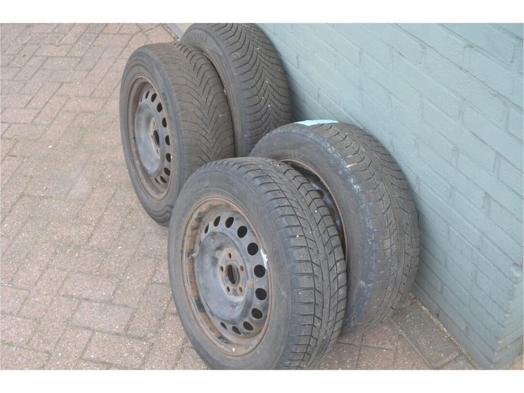 185/65 R15 - Toyota Yaris Winterbanden, Auto-onderdelen, Ophalen, Gebruikt, Toyota