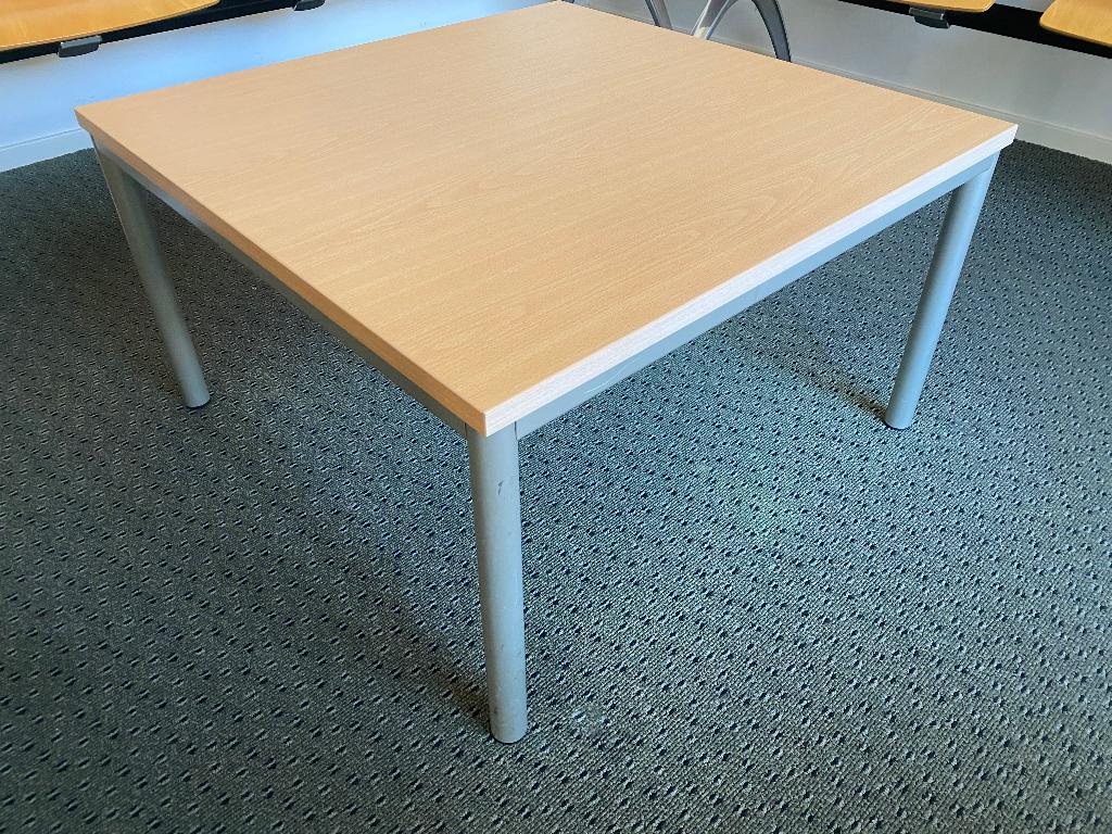 Stevige lage tafel beuken vierkant, Huis en Inrichting, Gebruikt, Vierkant, 75 cm of meer, Hout