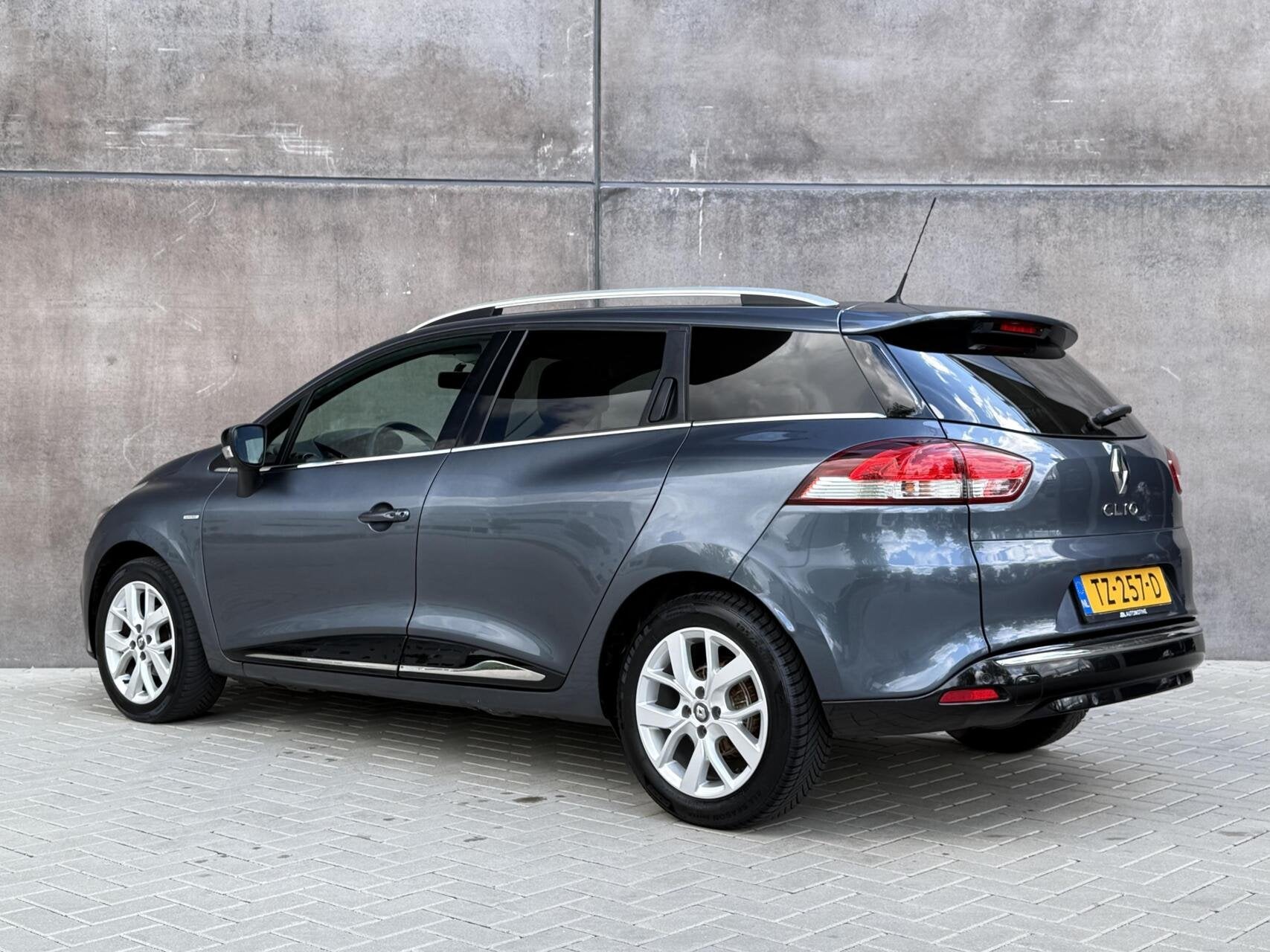 Renault Clio Estate 0.9 TCe Limited | Navigatie | Airco | De, Auto's, Renault, Voorwielaandrijving, 898 cc, Gebruikt, 580 kg
