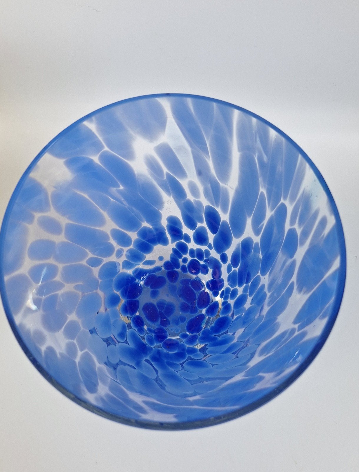 Mooie blauwe glazen vaas met panter print
20,5 x 15 cm, Ophalen of Verzenden