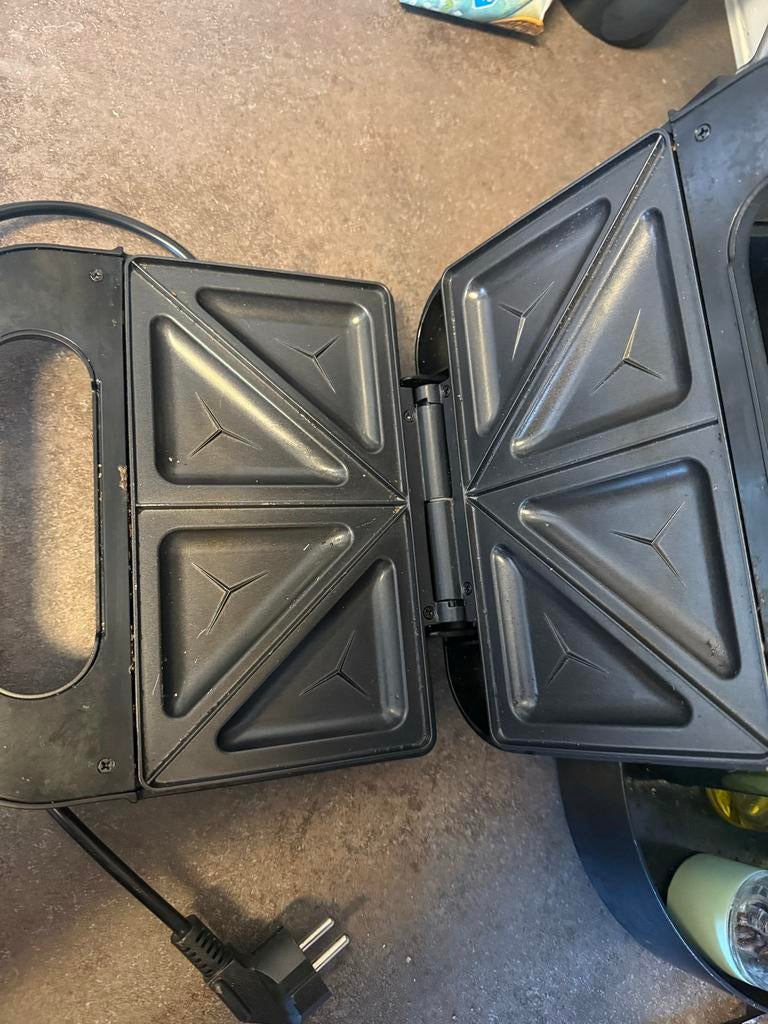 Blue Home Tosti IJzer - Perfect voor snelle snacks, Ophalen of Verzenden, Zo goed als nieuw