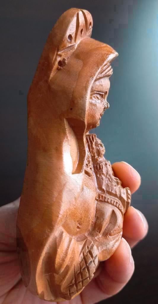 Houtsnijwerk van een Madonnna met kind, Ophalen of Verzenden