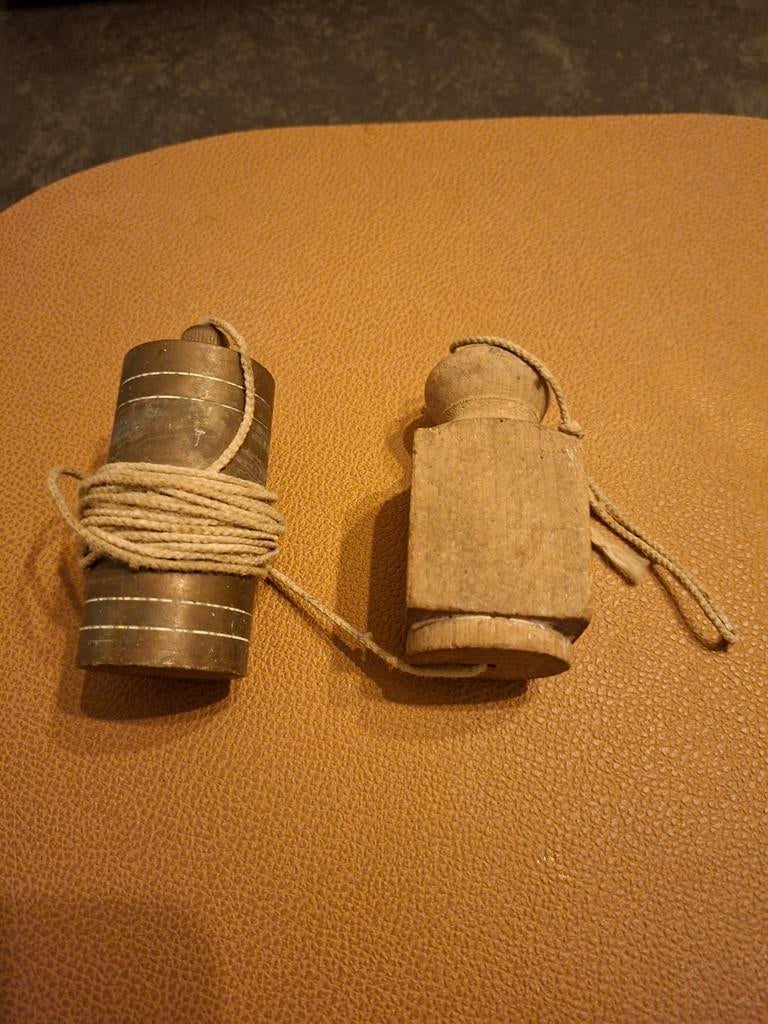 Antieke schietlood en houten blokje met touw, Antiek en Kunst, Ophalen