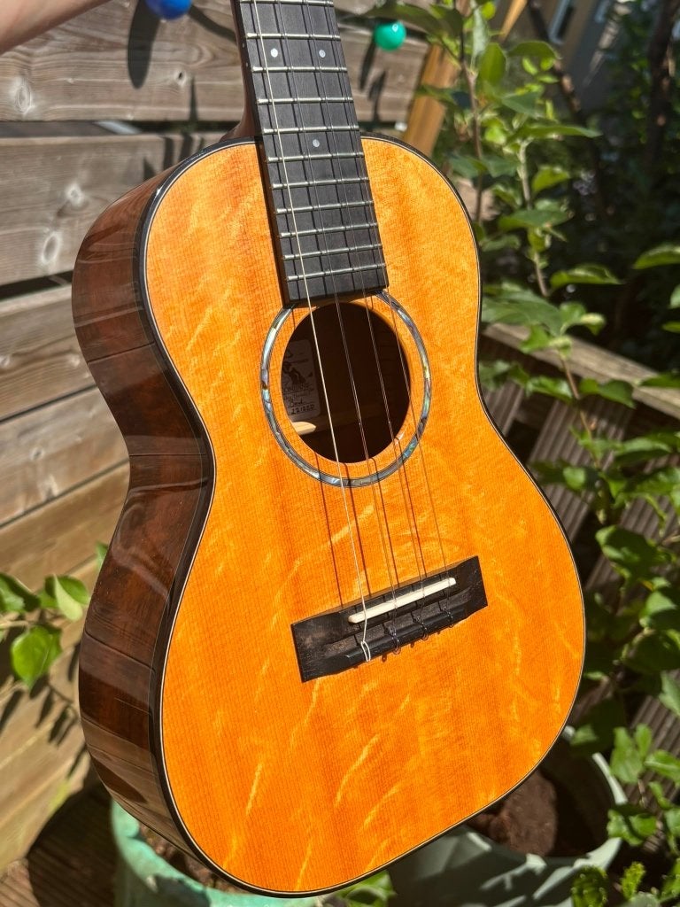 Ko'olau T100SP Ukulele (ruil mogelijk), Ophalen of Verzenden, Zo goed als nieuw, Klassieke of Spaanse gitaar, Met koffer