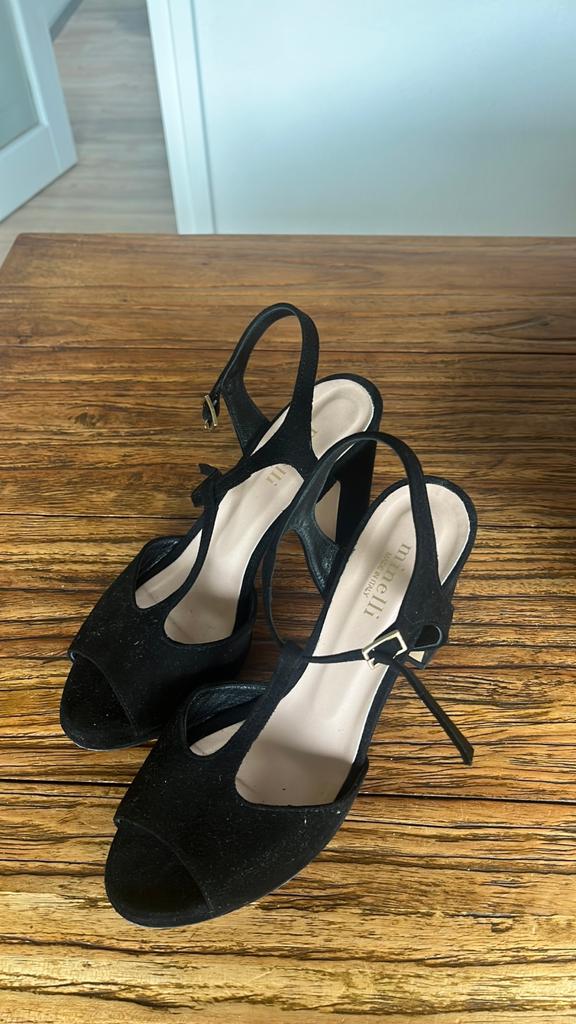Minelli zwarte suede sandalen maat 40, Zwart, Zo goed als nieuw, Sandalen of Muiltjes, Ophalen of Verzenden