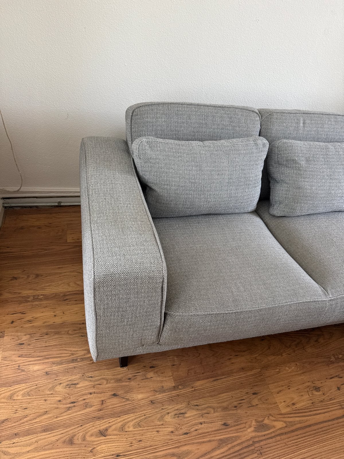 Grijze hoekbank met loungegedeelte, Huis en Inrichting, Banken | Bankstellen, Ophalen, 250 tot 300 cm, Gebruikt, Hoekbank