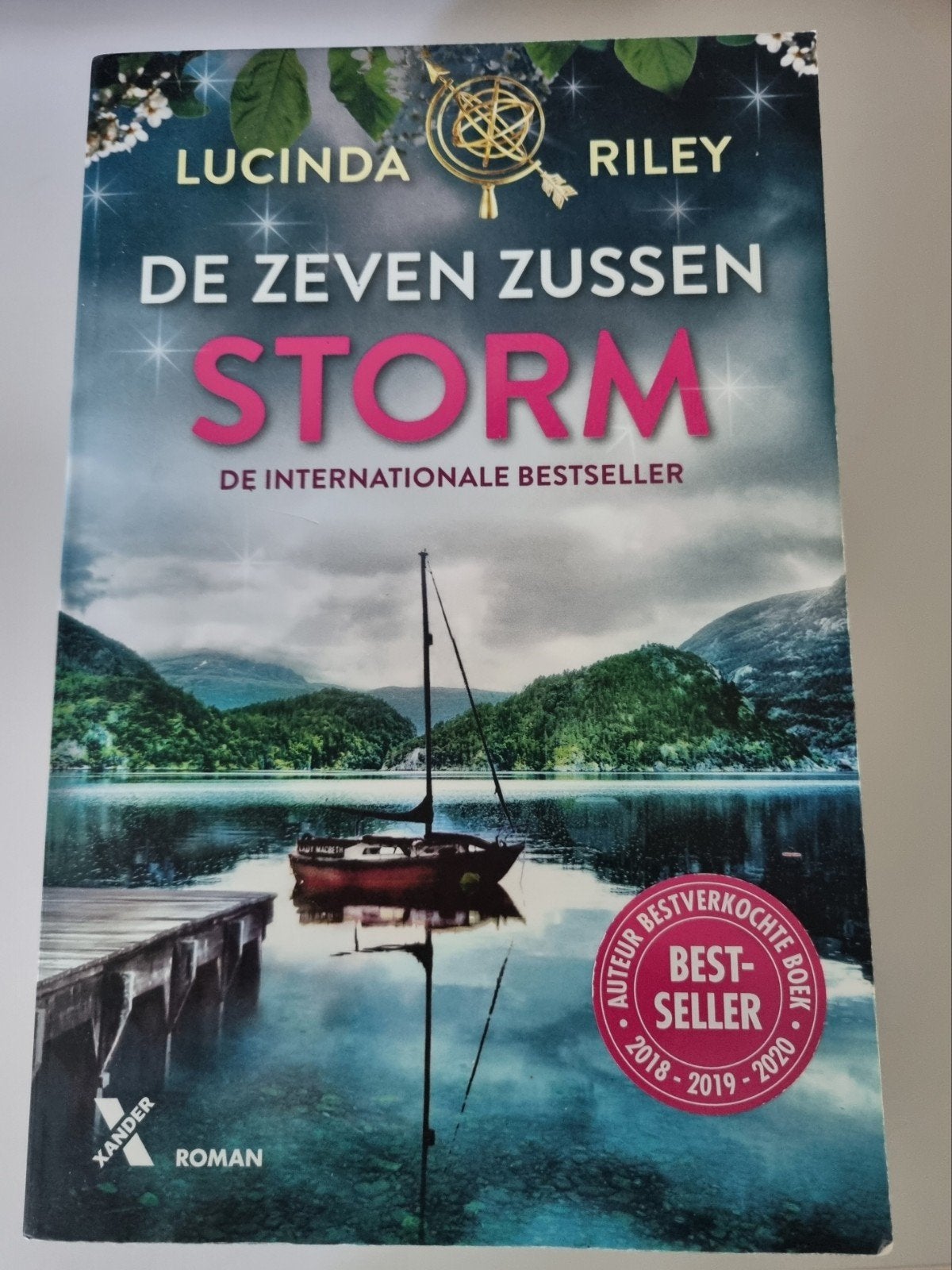 De Zeven Zussen - Storm (deel 2), Ophalen of Verzenden, Zo goed als nieuw, Lucinda Riley, Nederland