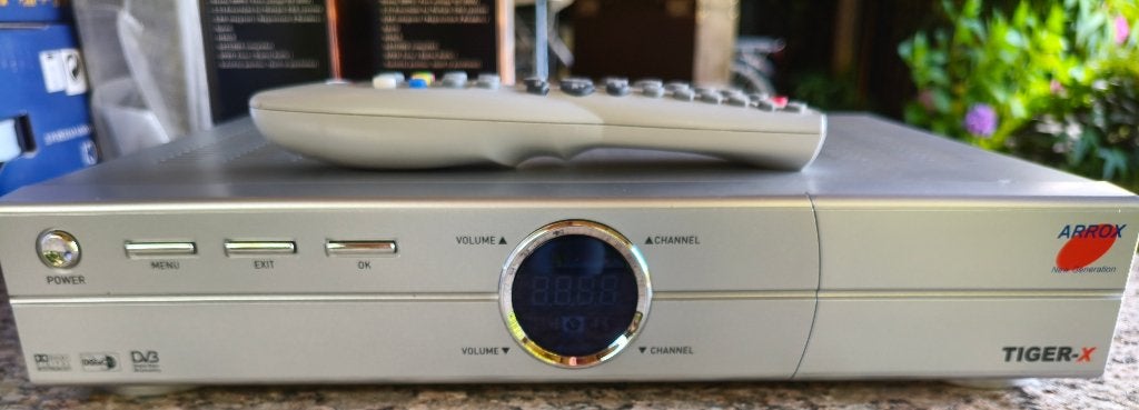 Arrox Tiger-X digitale satellietontvanger, Ophalen of Verzenden, Zo goed als nieuw, Decoder