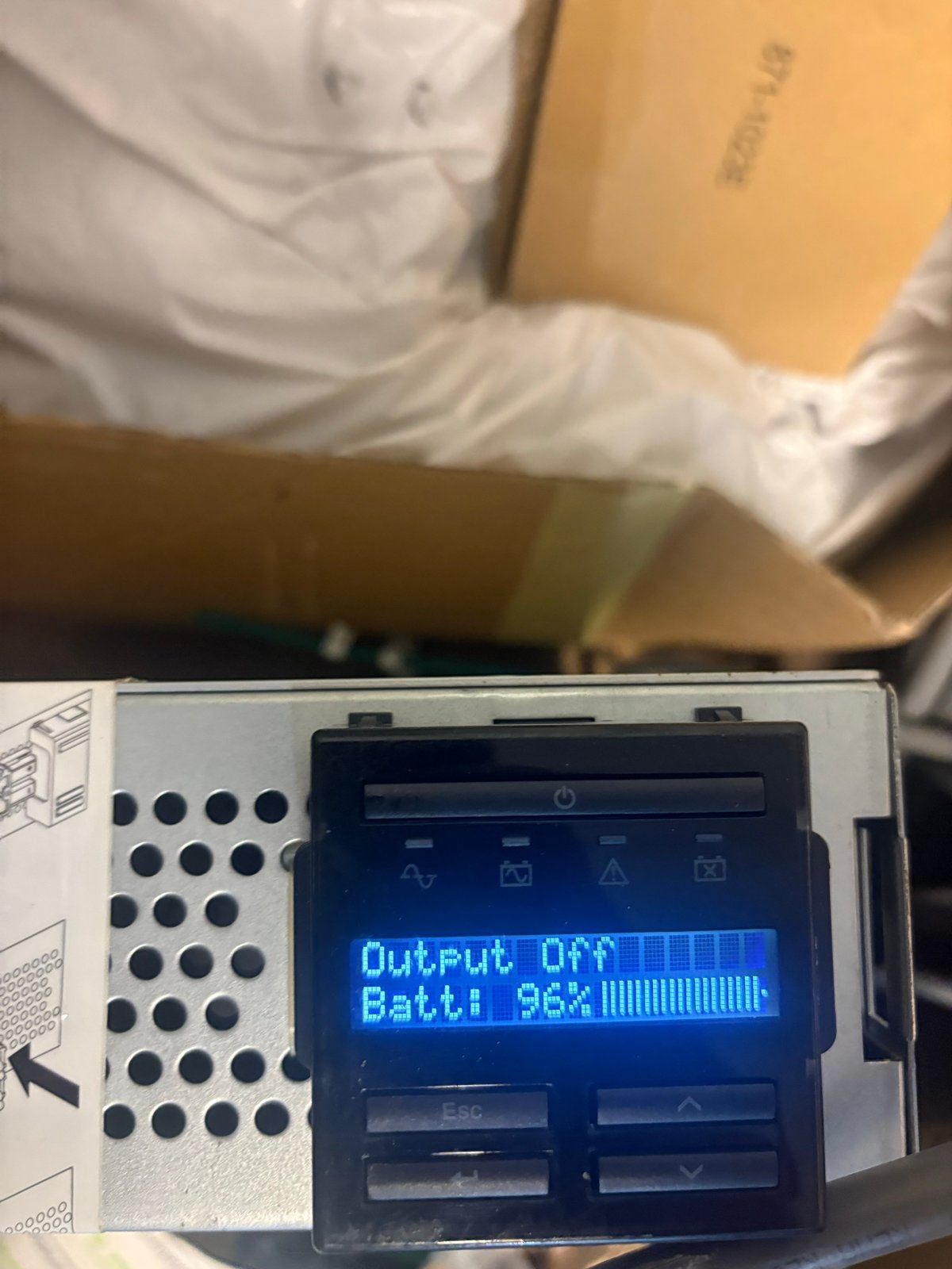 APC Smart-UPS Rack-mount UPS - 96% Batterij, Computers en Software, Noodvoedingen (UPS), Ophalen of Verzenden, Gebruikt