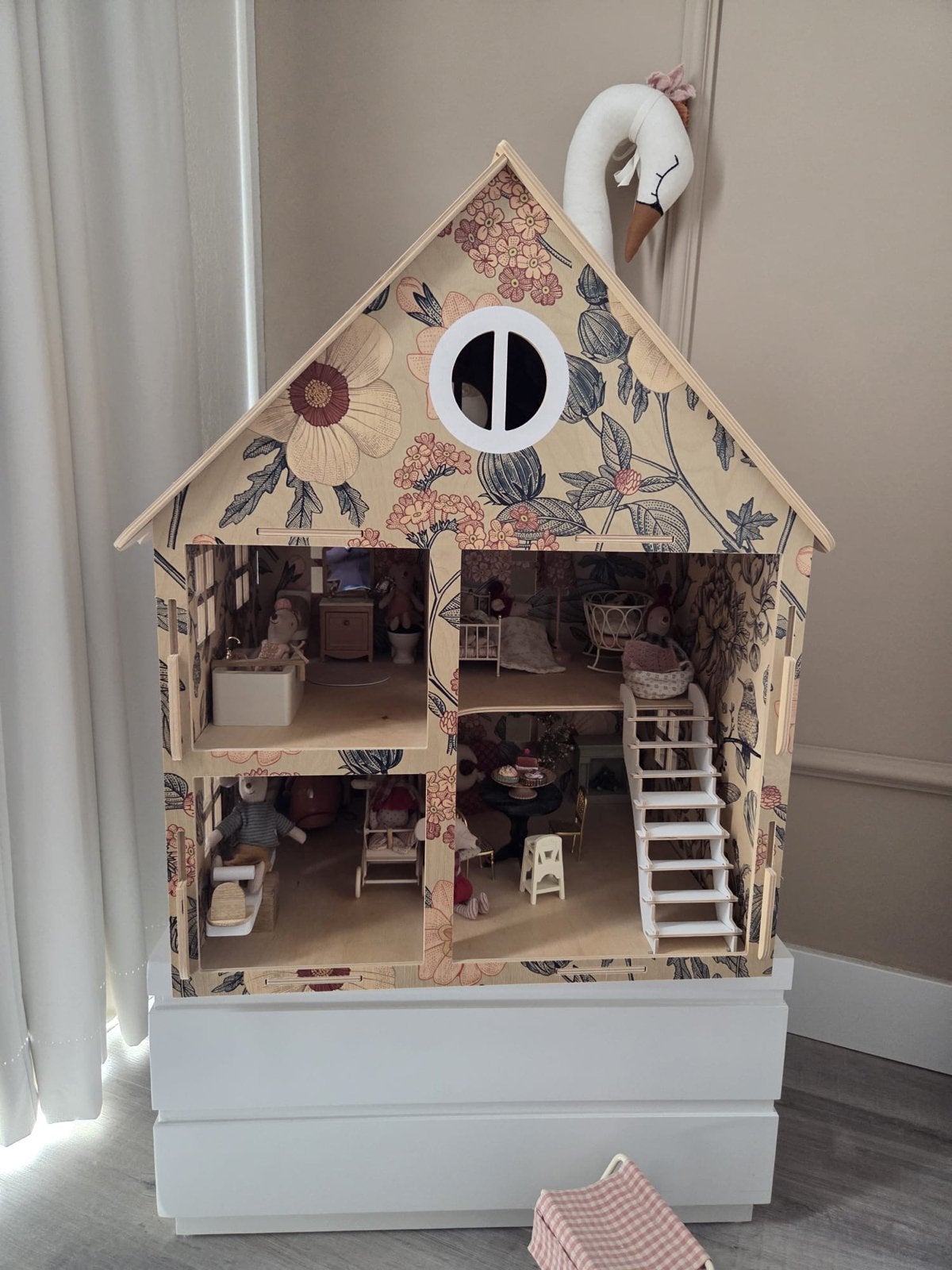 Compleet Poppenhuis met Maileg Inboedel en Muisjes, Ophalen, Zo goed als nieuw, Poppenhuis