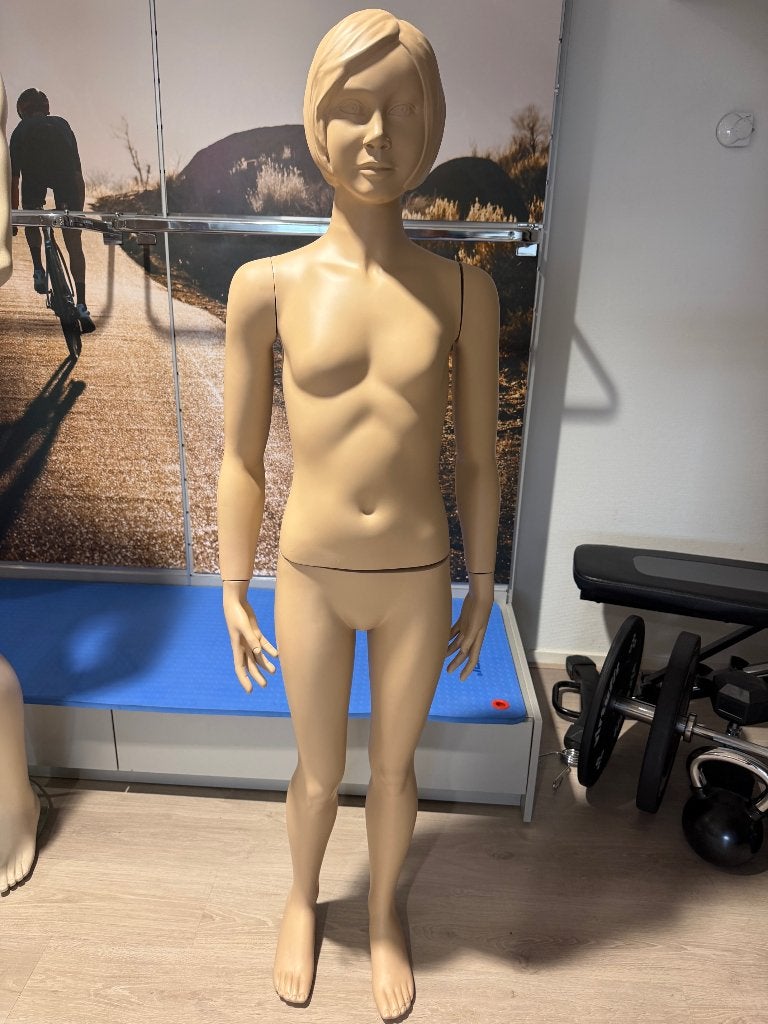 Nette etalagepop / paspop meisje – ca. 155 cm, Ophalen, Gebruikt, Pop