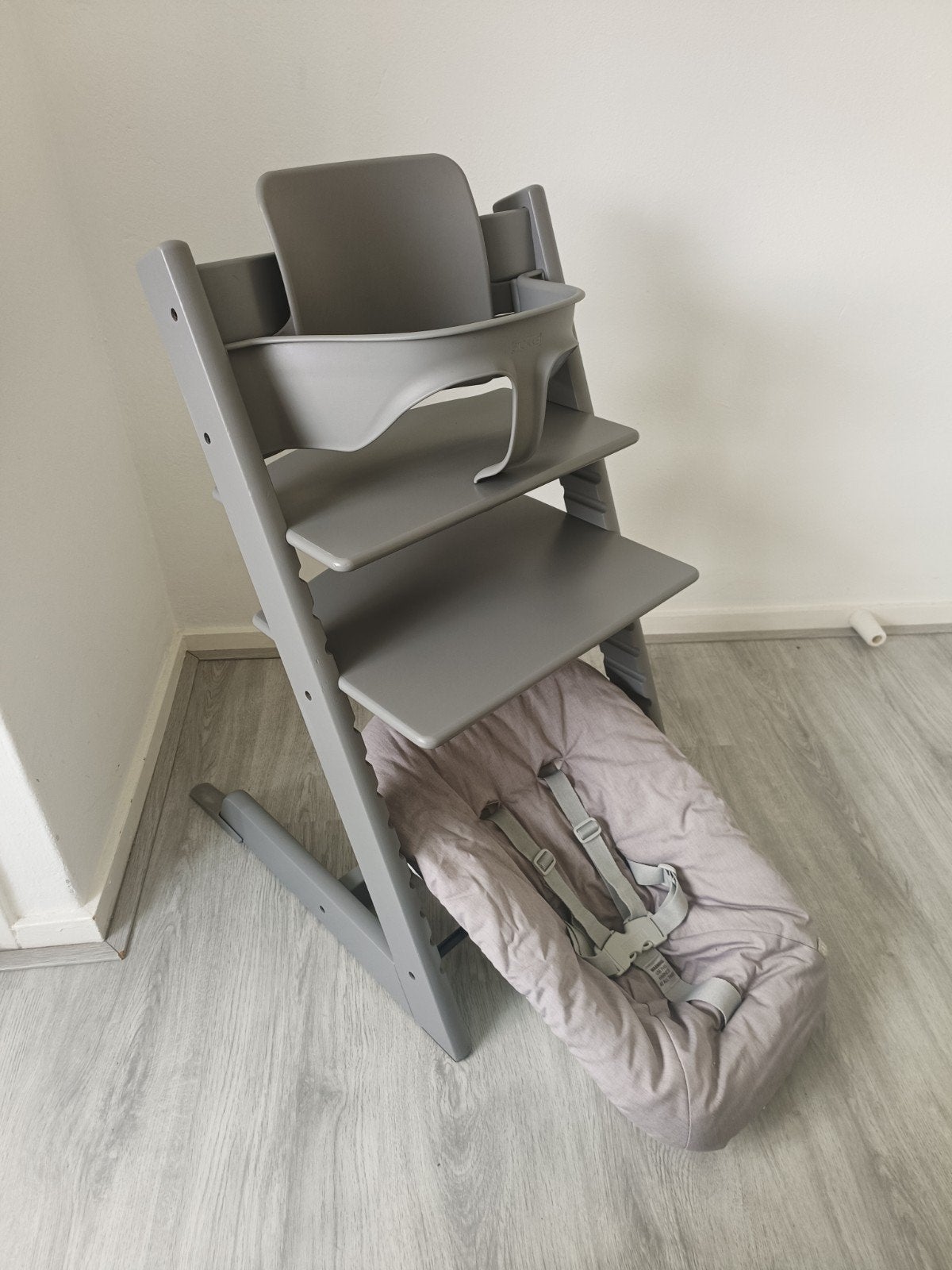 Foto 2 van Stokke Tripp Trapp storm grey+babyset,2standen newborn evt2x