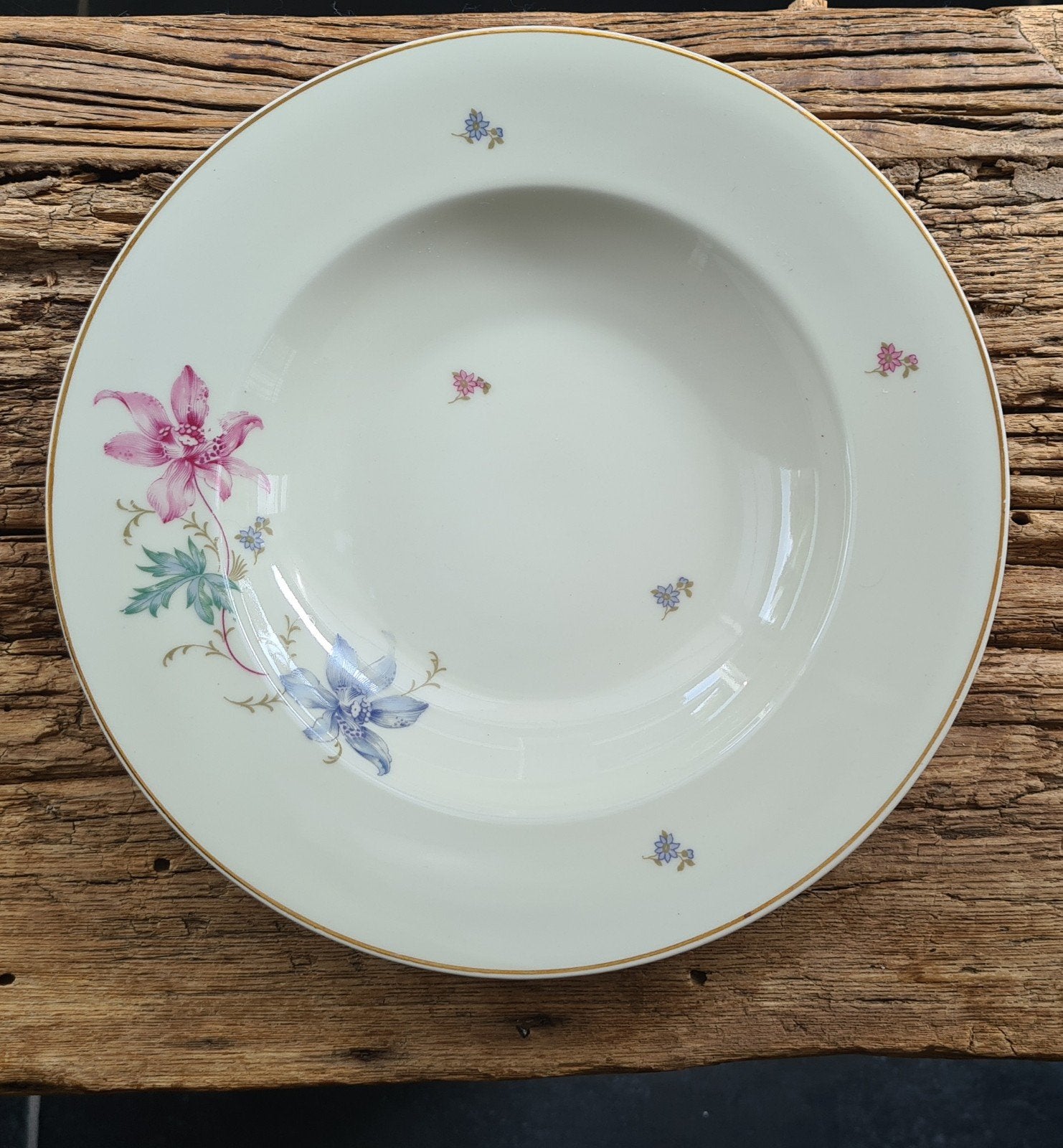 Vintage Diep Bord - Bloemenpatroon - Made in Czechoslovakia, Antiek en Kunst, Ophalen of Verzenden