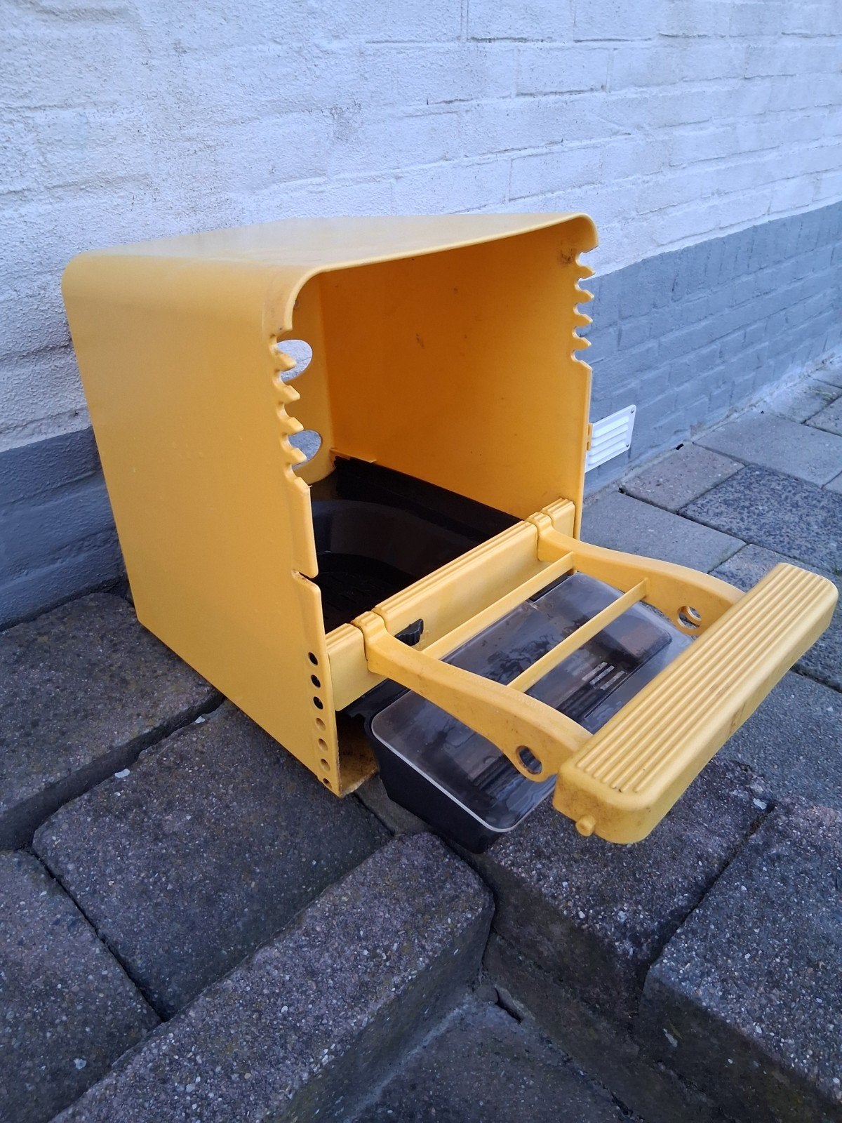 Legnesten pluimvee, Dieren en Toebehoren