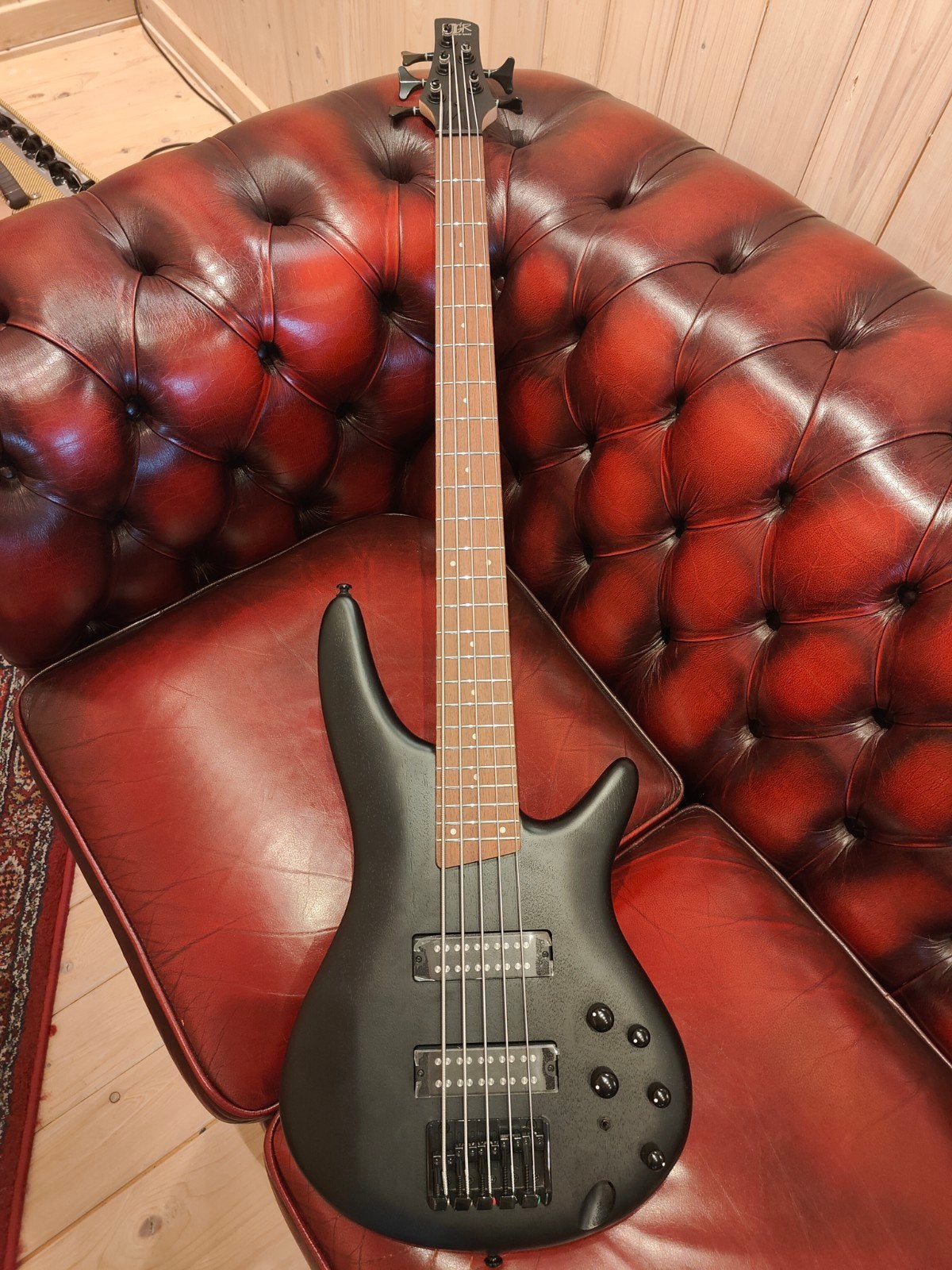 Ibanez SR305 EB-WK. Nieuw met herstelde neck, Ophalen of Verzenden, Nieuw