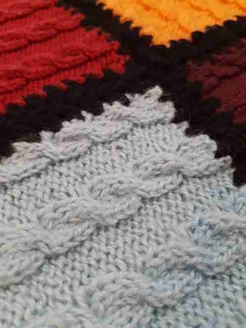 Granny woondeken reliëf gebreid vakken 170/117, Huis en Inrichting, Woonaccessoires | Plaids en Woondekens, Etten-Leur, 117 cm