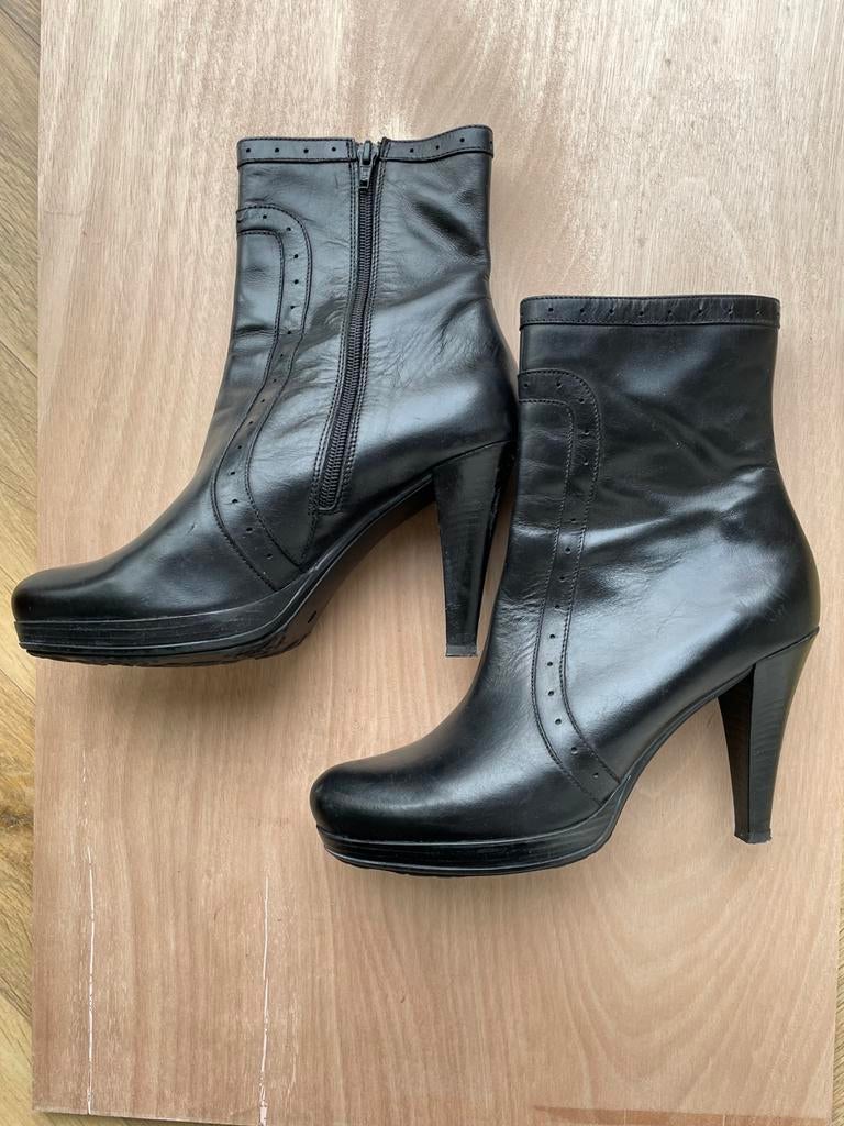 Stijlvolle halfhoge zwarte schoenen. Maat 41., Ophalen, Zo goed als nieuw, Zwart