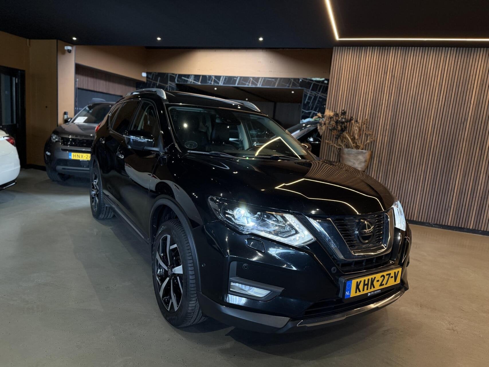 Foto 4 van Nissan X-Trail 1.3 DIG-T N-Tec PANO,TREKH,19''BOSEElecStoel