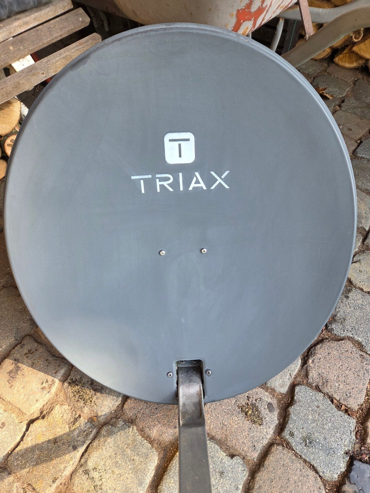 Triax schotelantenne 60x70cm., Ophalen of Verzenden, Zo goed als nieuw, (Schotel)antenne, Overige merken