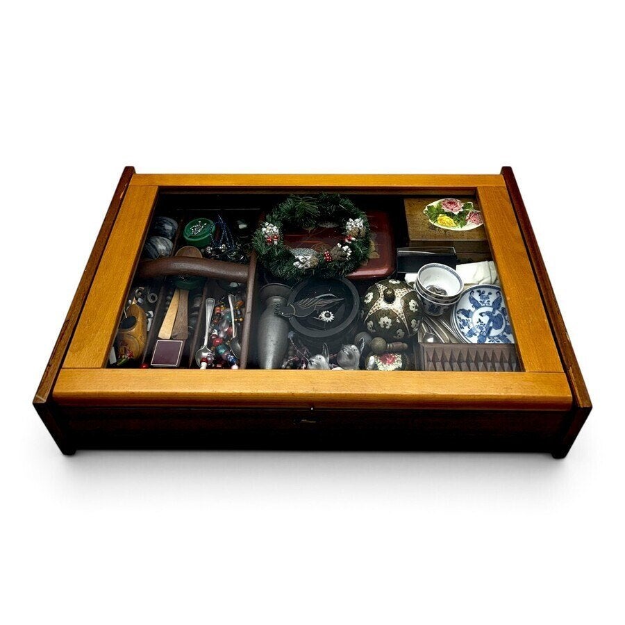 Tafelvitrine met diverse inhoud, Ophalen of Verzenden