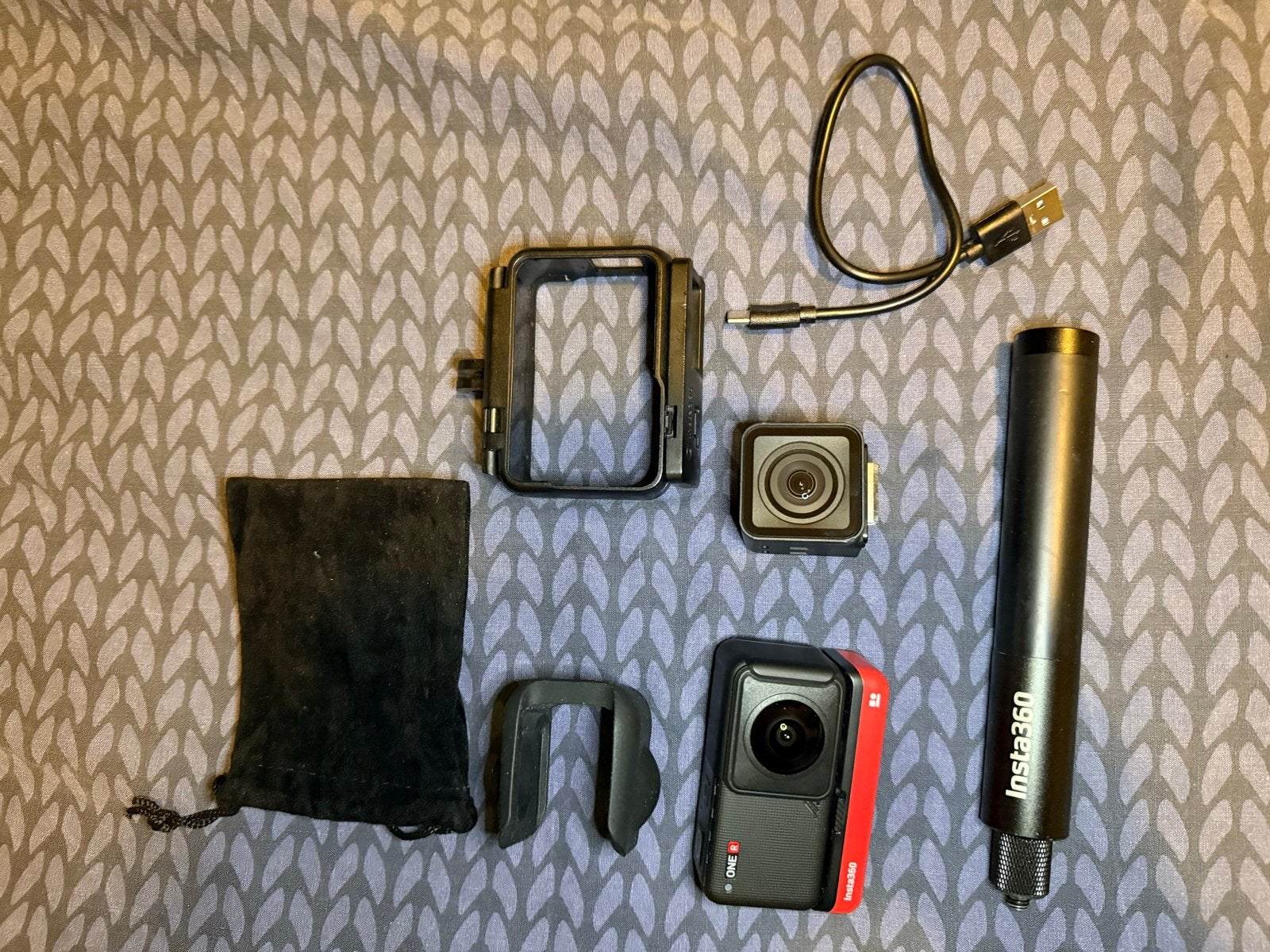 Insta360 ONE R Twin Edition - Actiecamera met accessoires, Ophalen of Verzenden, Zo goed als nieuw, Overige merken