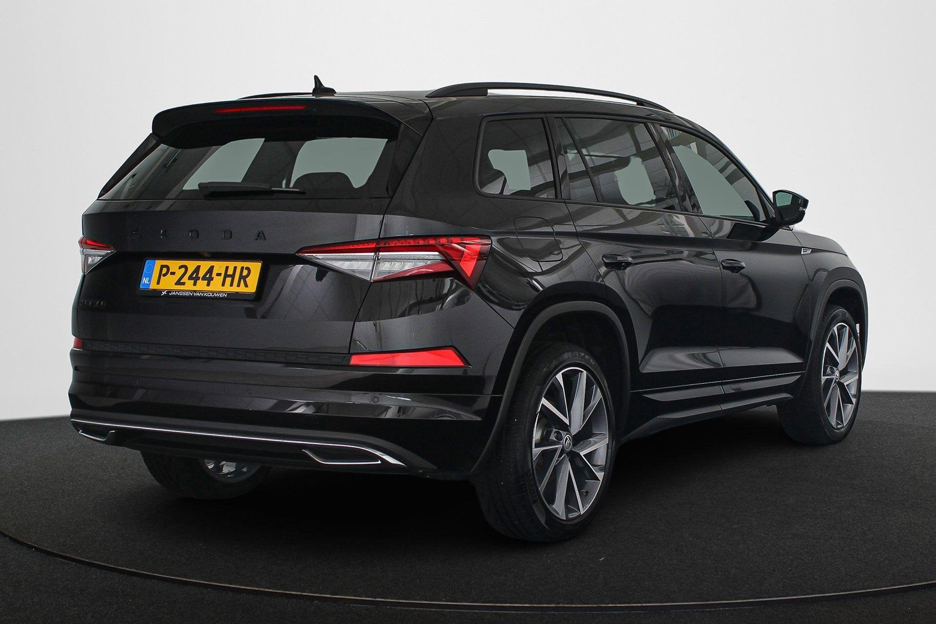 Skoda Kodiaq 1.5 TSI Sportline Business Leder 20"Velgen Came, Auto's, 4 cilinders, 150 pk, Zwart, Bedrijf