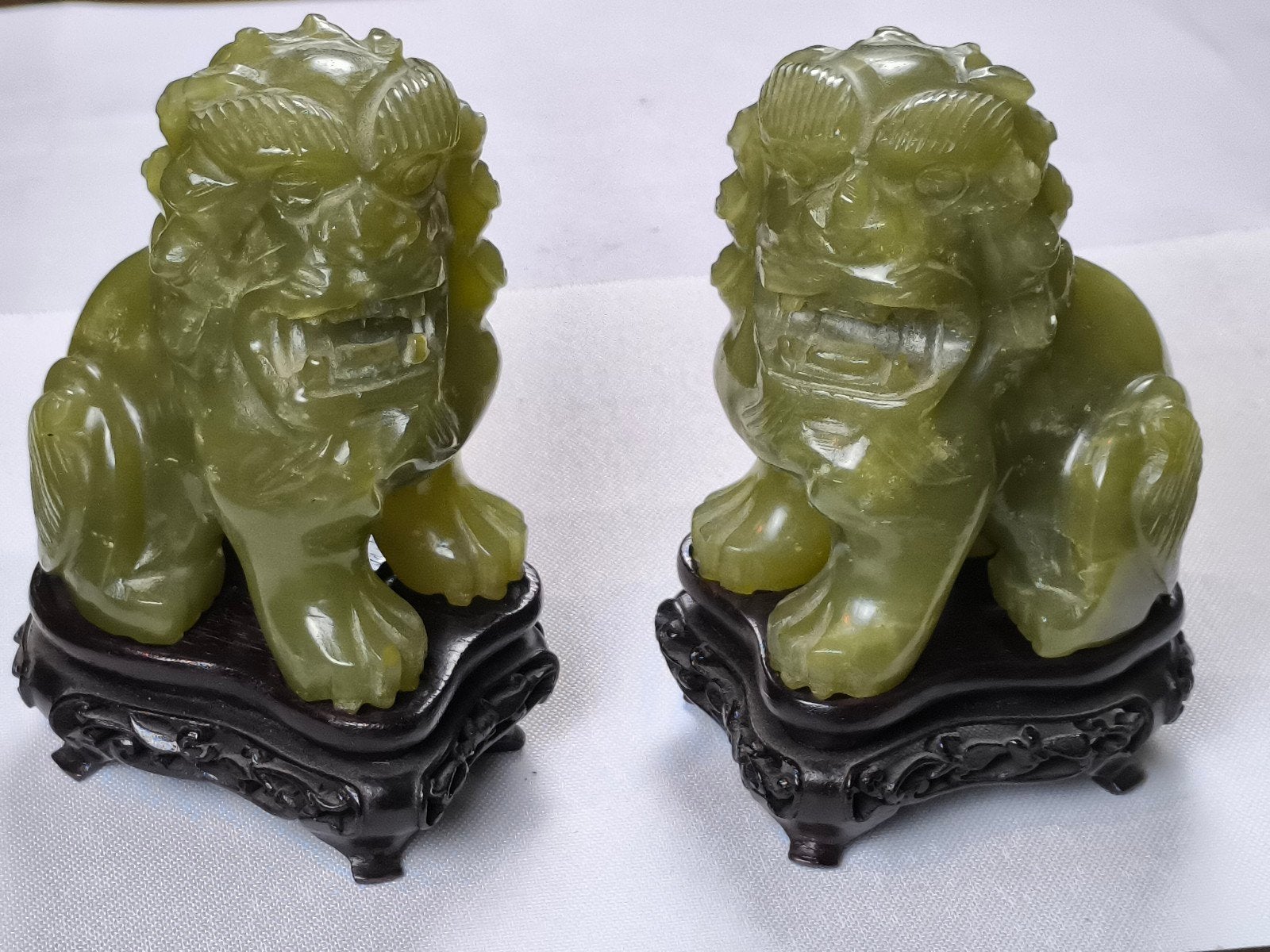 jade/nefriet/jadeiet fo dogs 2x op houten sokkel, Ophalen of Verzenden