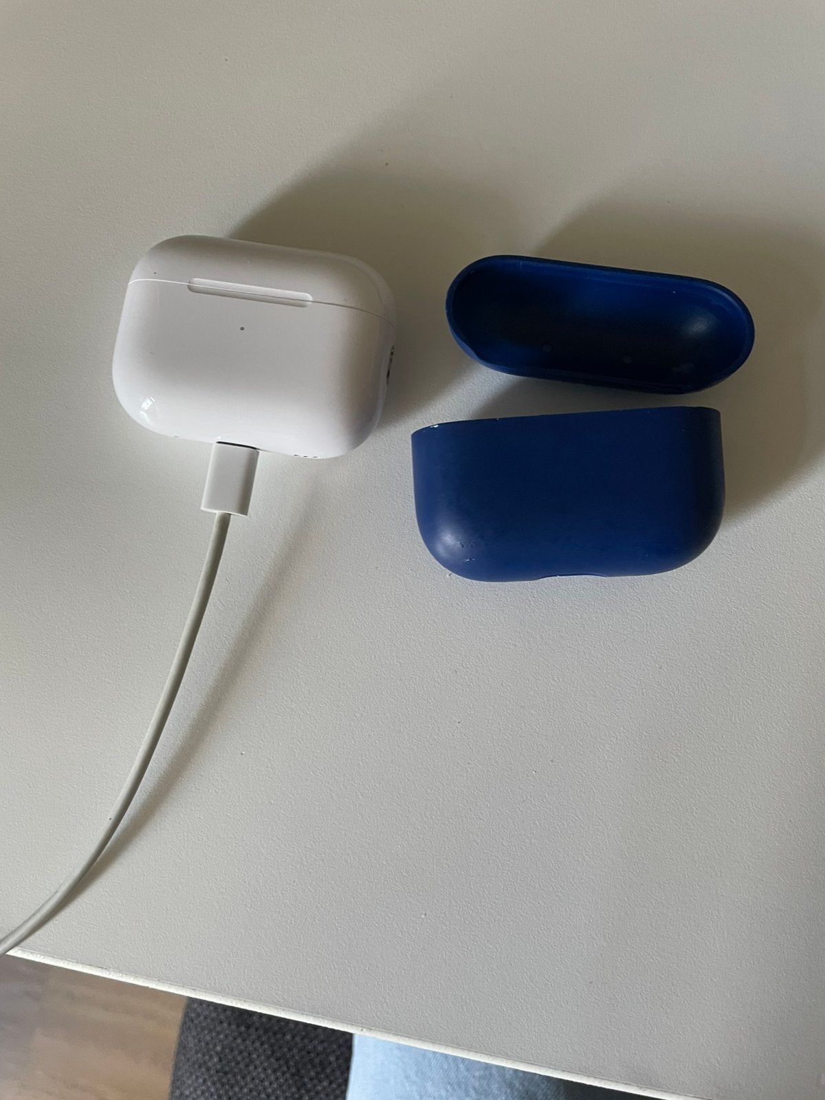 Airpods 2 Pro case with cover