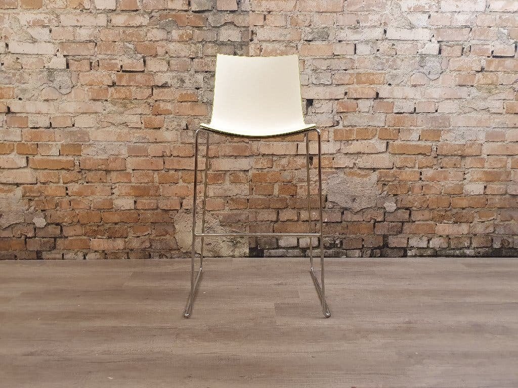 Arper Catifa 46 Barkruk Sled – Groen/wit | Lievore Molina, Huis en Inrichting, Ophalen, Kunststof, 60 tot 90 cm, Zo goed als nieuw