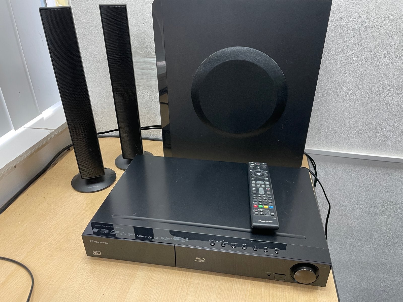 Pioneer blu-ray disc receiver + 2.1 speakers en subwoofer, Audio, Tv en Foto, Home Cinema-sets, 2.1-systeem, Blu-ray-speler, Ophalen of Verzenden