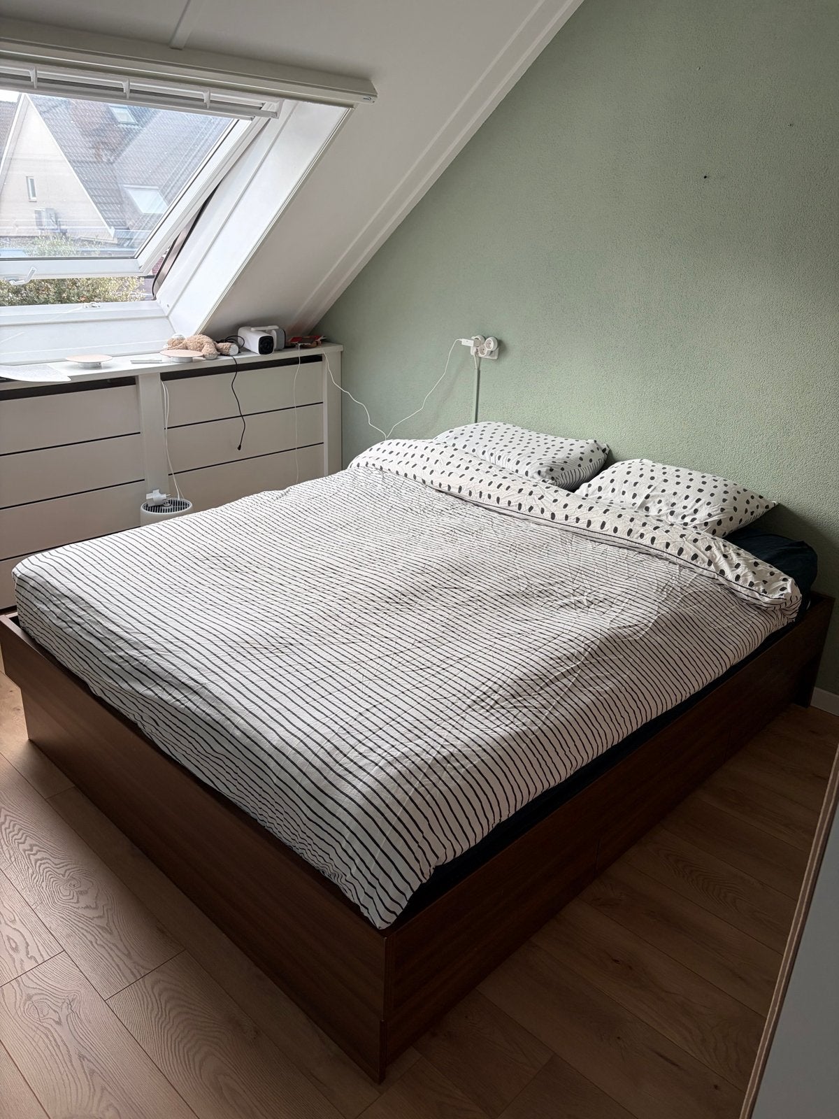 Malm ikea 160x200 Tweepersoonsbed opberglades en lattenbodem, Ophalen, Gebruikt, Bruin, Tweepersoons