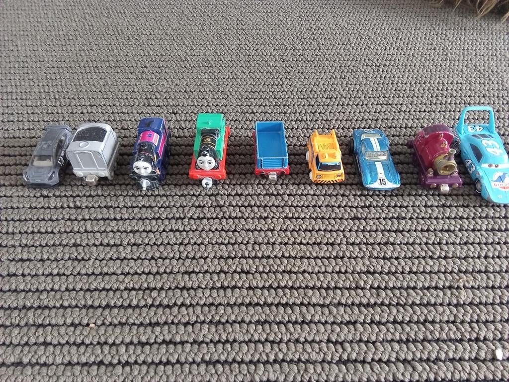 Diverse speelgoedtreinen en auto's - set van 18, Ophalen of Verzenden, Gebruikt