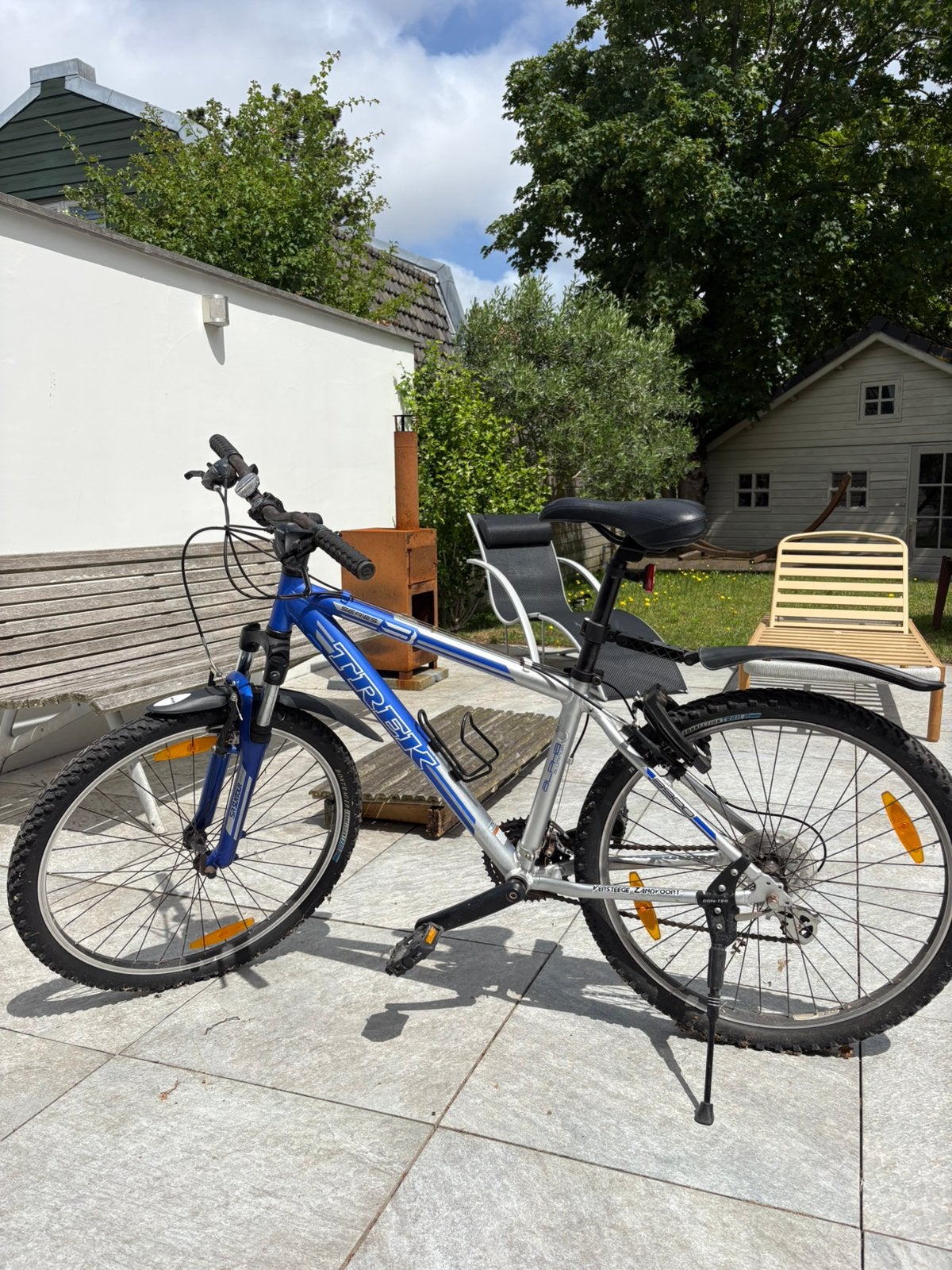 Trek 3700 Mountainbike, blauw met aluminium, Minder dan 10 versnellingen, Velgrem, 49 tot 53 cm, Zo goed als nieuw