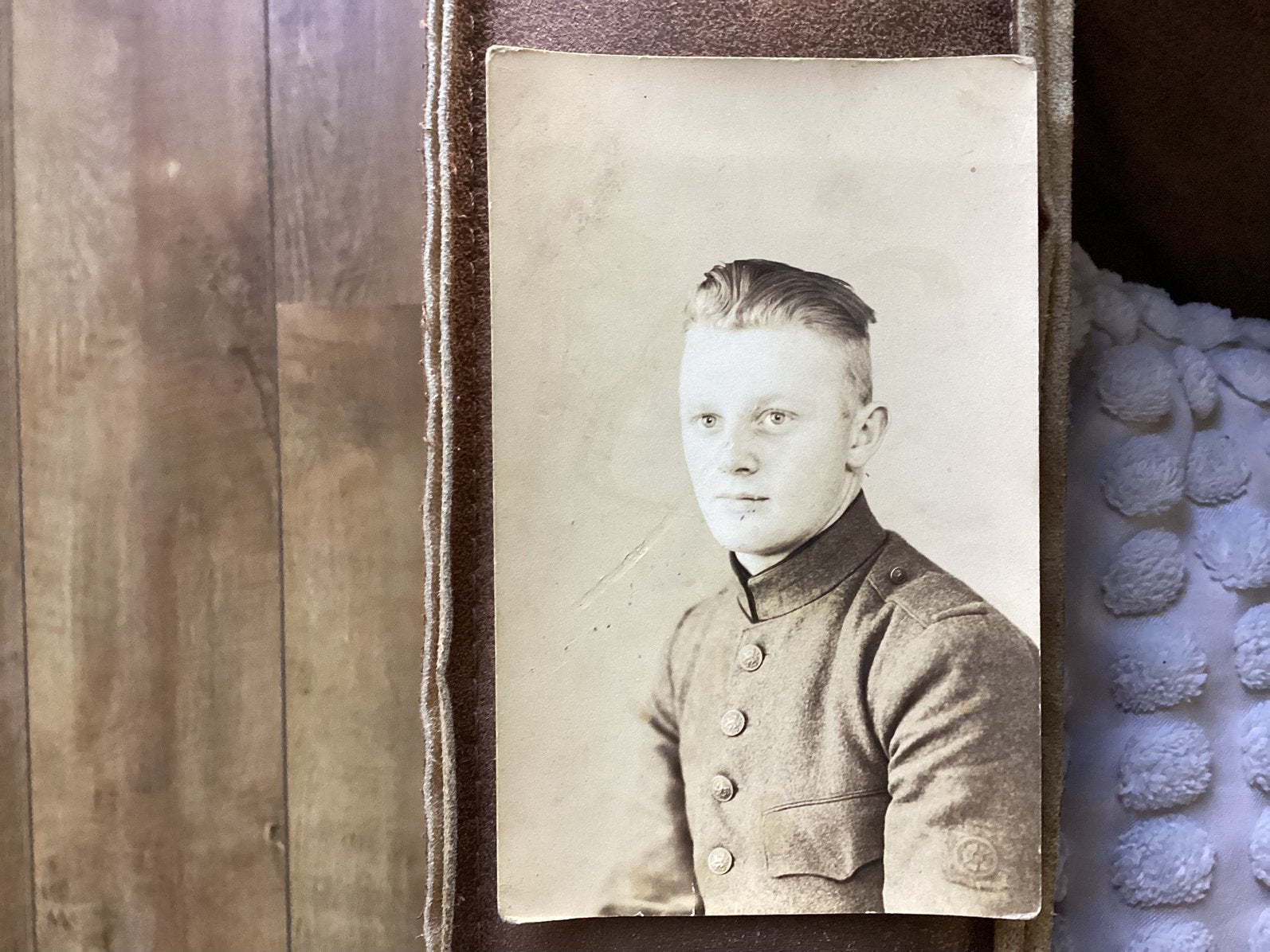 Foto/ansichtkaart van een militair, Ophalen of Verzenden, Voor 1940, Zo goed als nieuw