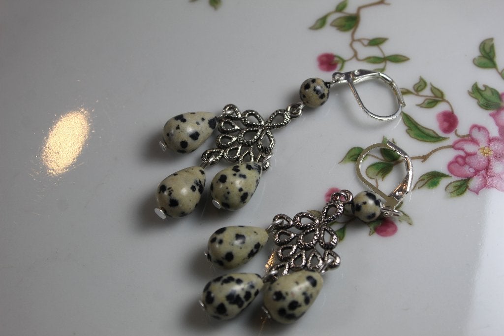 Jasper oorbellen - Beige pegels met zwarte dots, Overige materialen, Hangers, Beige, Nieuw