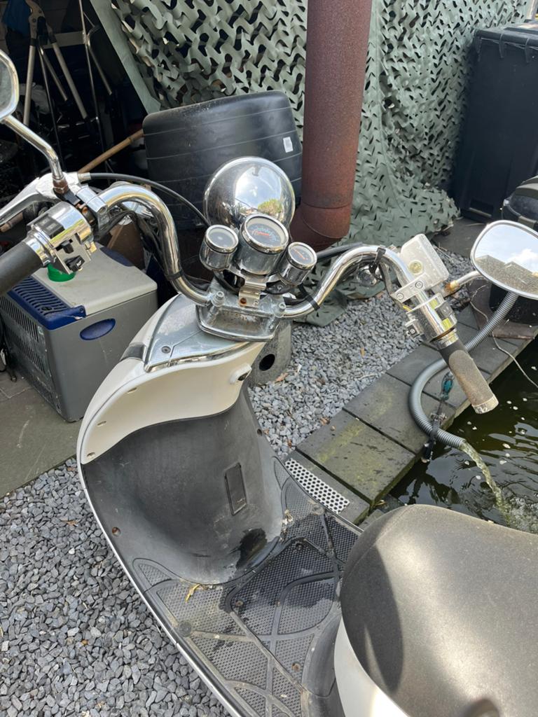 Snorscooters, Fietsen en Brommers, Snorfietsen en Snorscooters, Ophalen of Verzenden, Gebruikt, Benzine, Overige merken