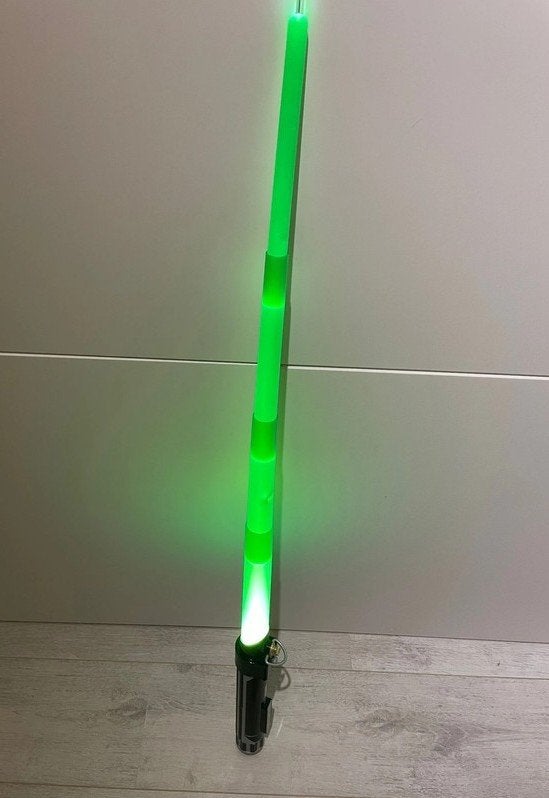 EuroDisney groen lichtzwaard met licht | 100 cm, Ophalen of Verzenden, Zo goed als nieuw, Gebruiksvoorwerp