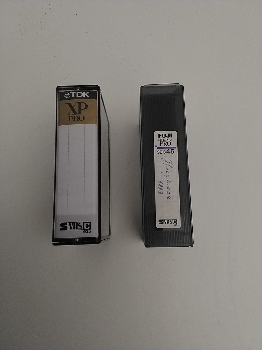 TDK XP PRO & FUJI SVHS-C Videobanden (2 stuks), Ophalen of Verzenden, Gebruikt, VHS