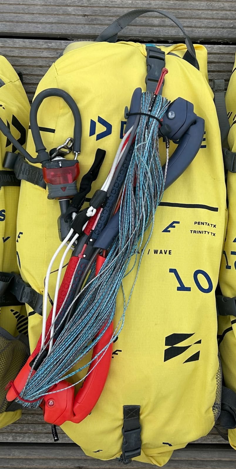 Duotone dice (10m) en trust bar, Watersport en Boten, Kitesurf-set, 10 m², Geen board, Ophalen of Verzenden
