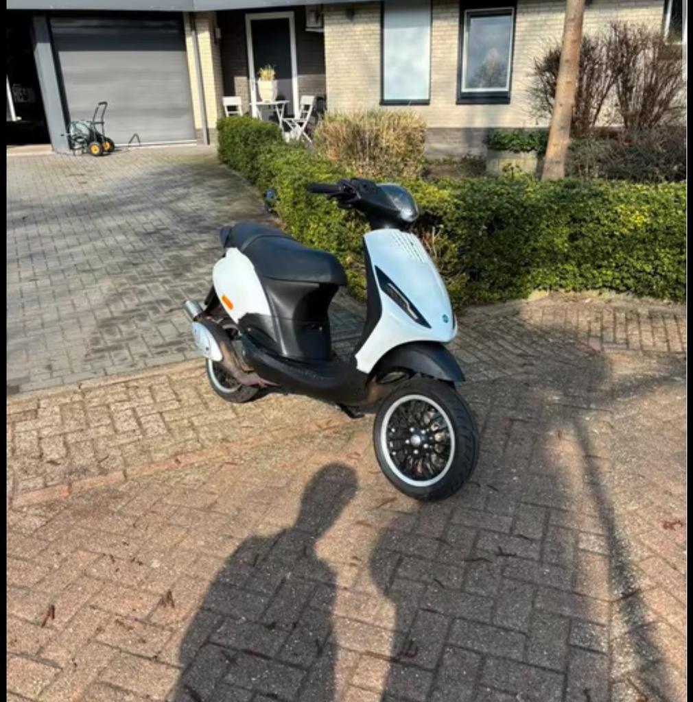 Gezocht- zip project, Fietsen en Brommers, Scooters | Piaggio, Ophalen of Verzenden, Zo goed als nieuw, Benzine, Zip