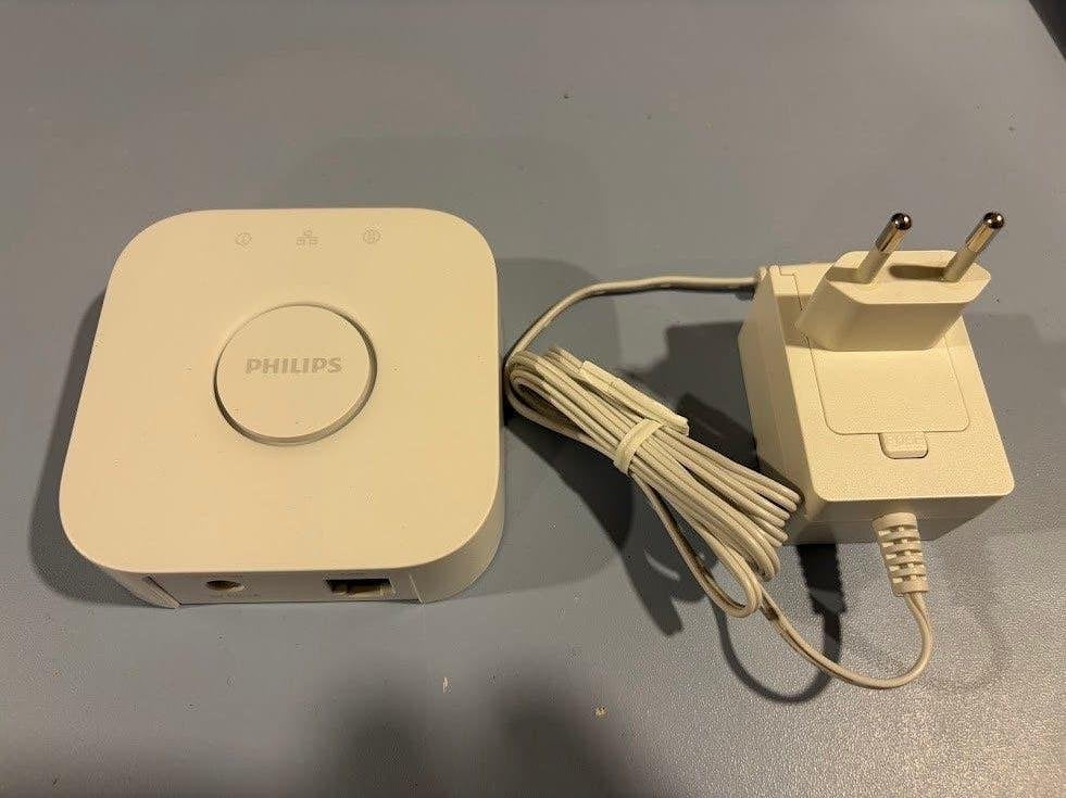 Philips Hue Bridge V2 met adapter, Huis en Inrichting, Lampen | Losse lampen, Gebruikt, Philips Hue, Overige typen, Overige fittingen
