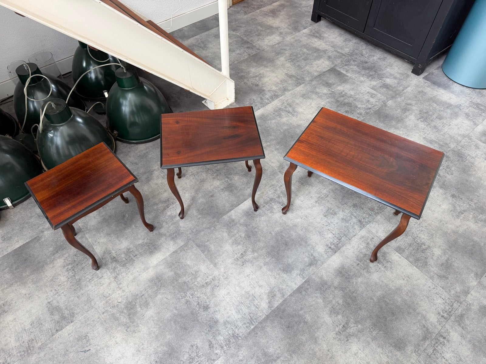 Set van 3 bijzettafels, mahoniehout, klassieke stijl, Gebruikt, 55 tot 75 cm, Rechthoekig, Hout