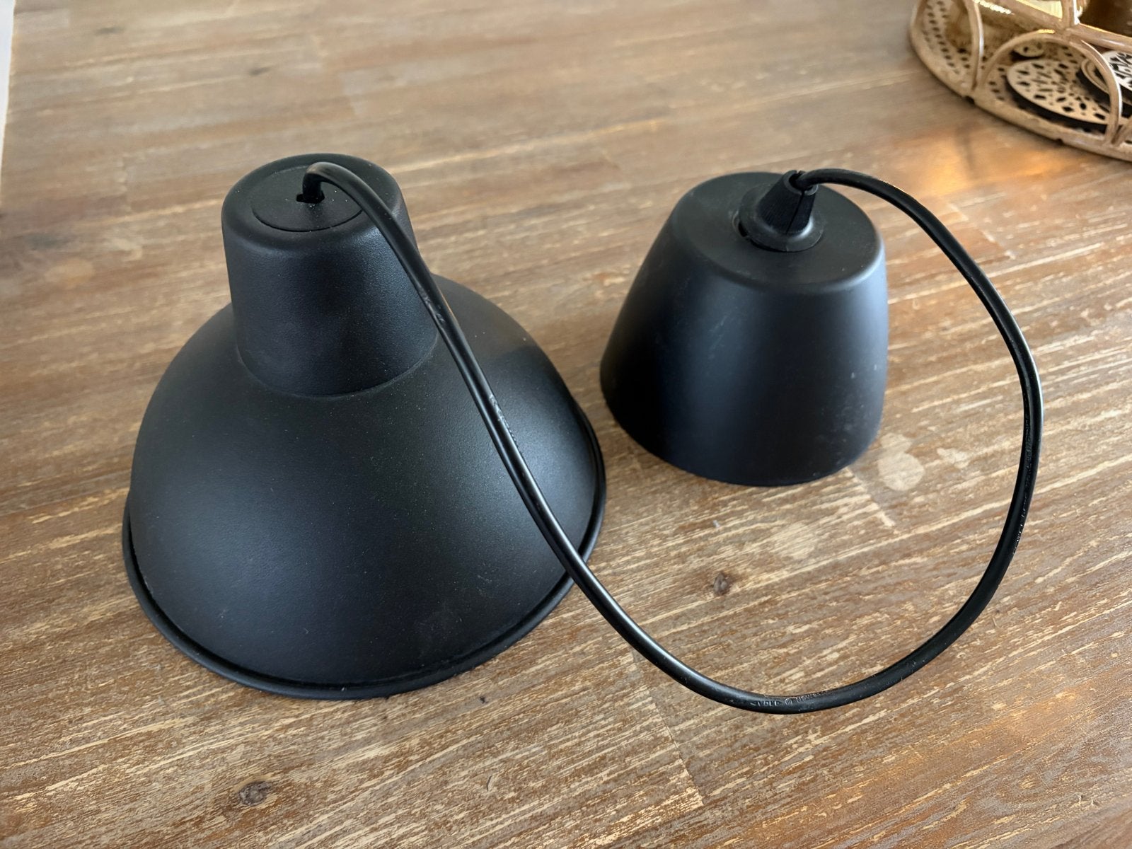 Zwarte metalen hanglamp IKEA, Ophalen, Zo goed als nieuw, Metaal, E14 (klein)