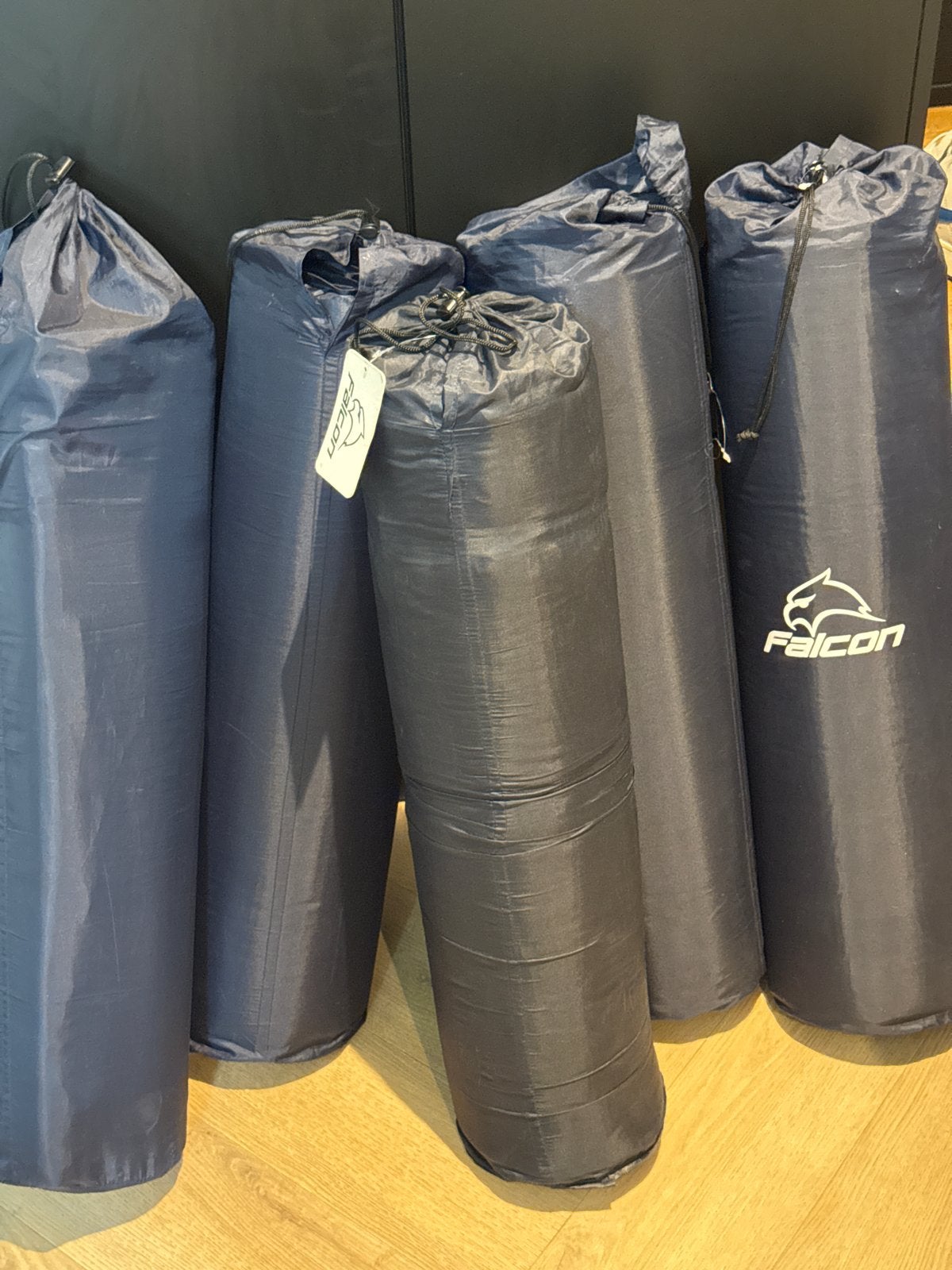 5x Zelfopblaasbaar matras Falcon voor logeren of kamperen, Caravans en Kamperen, Ophalen, Zo goed als nieuw, 1-persoons